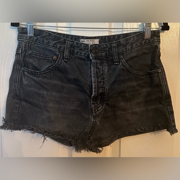 Free People Rock Denim Uptown Short- Blackbird/ Size 28 - Picture 6 of 7